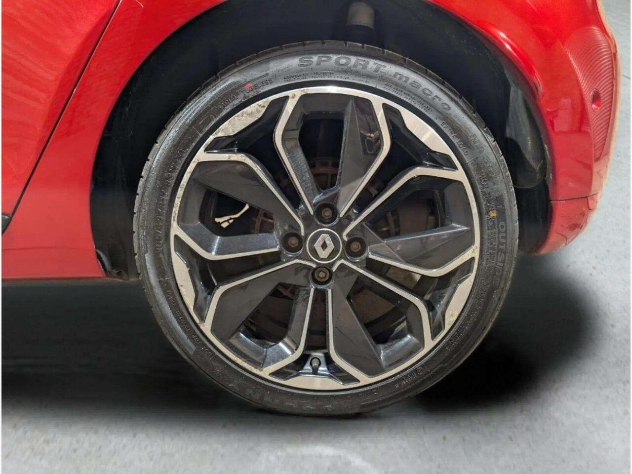 Renault Clio AY67ZRJ