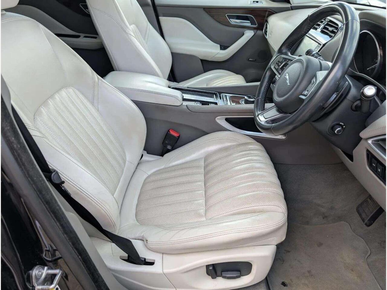 Jaguar F-PACE PJ17JUE