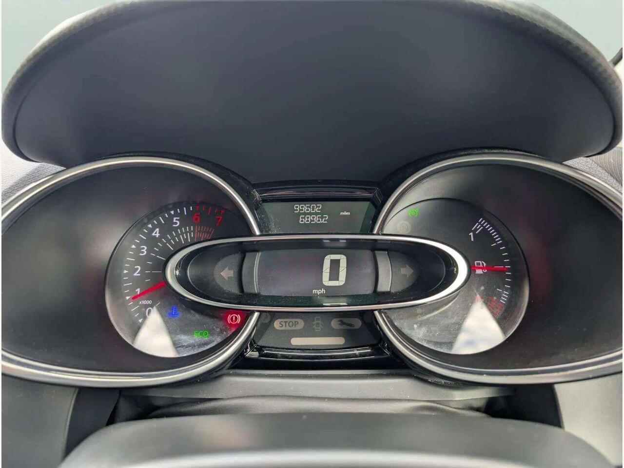 Renault Clio AY67ZRJ
