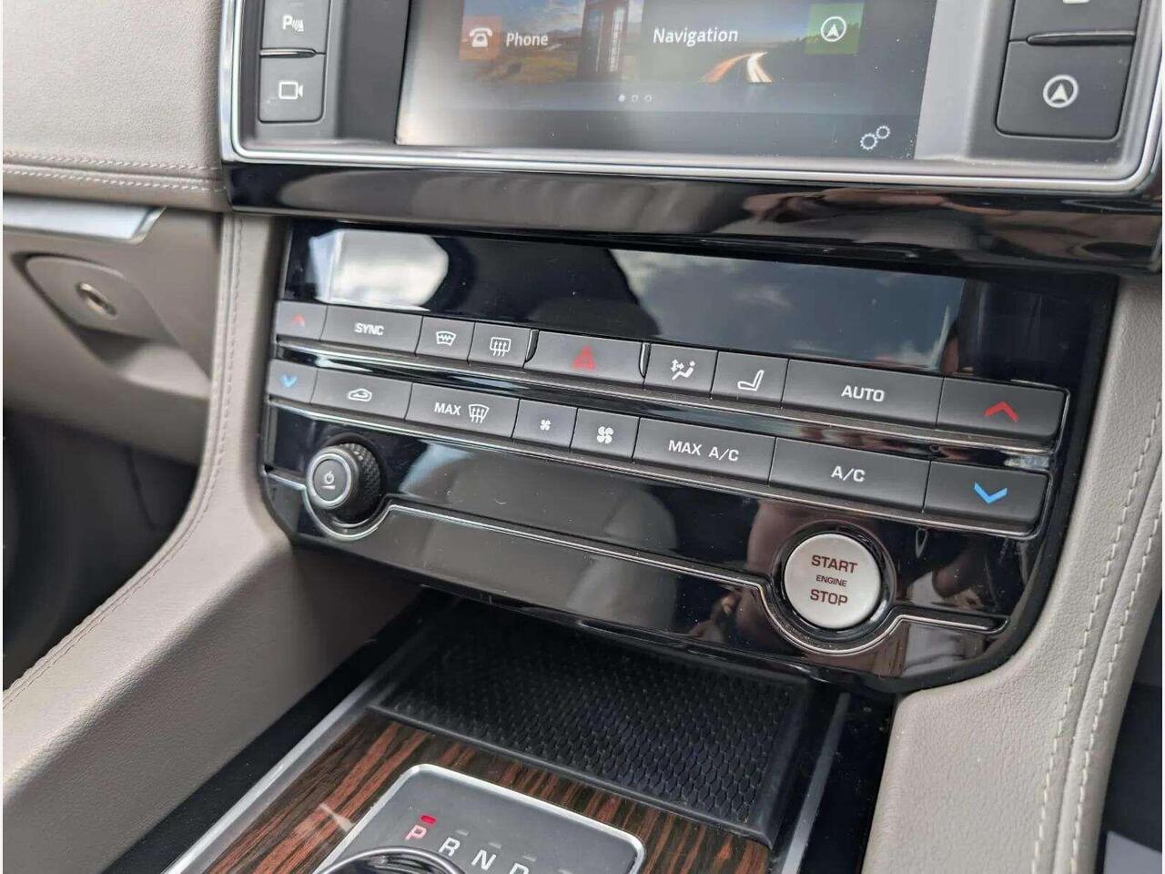 Jaguar F-PACE PJ17JUE