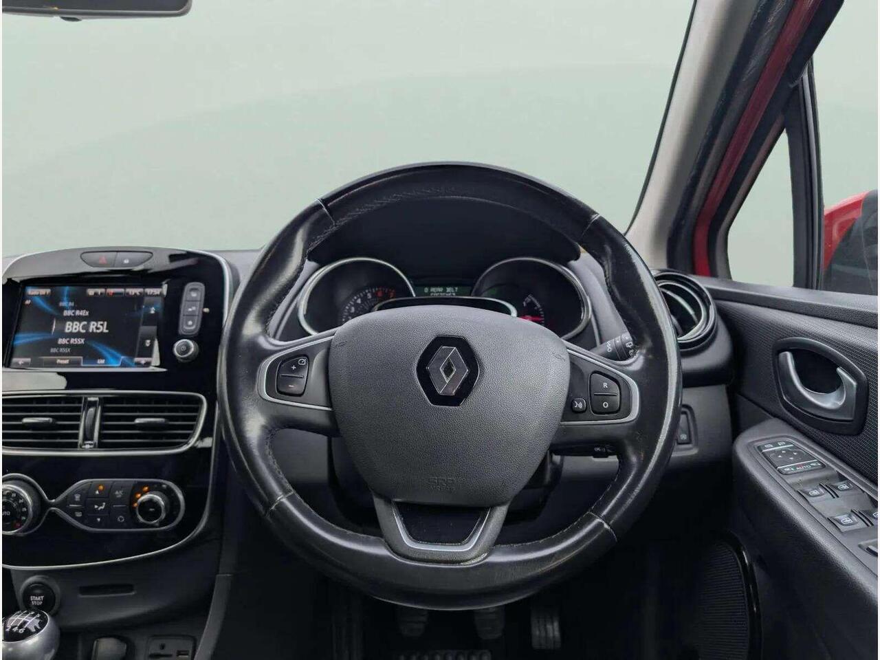 Renault Clio AY67ZRJ