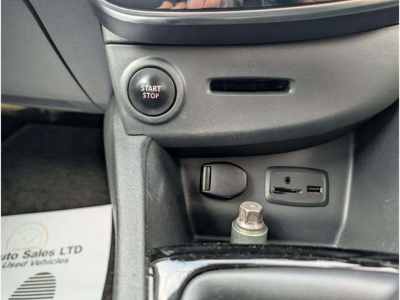 Renault Clio AY67ZRJ