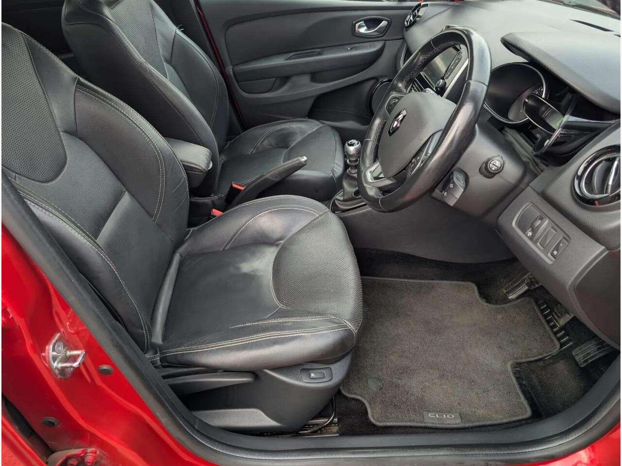 Renault Clio AY67ZRJ