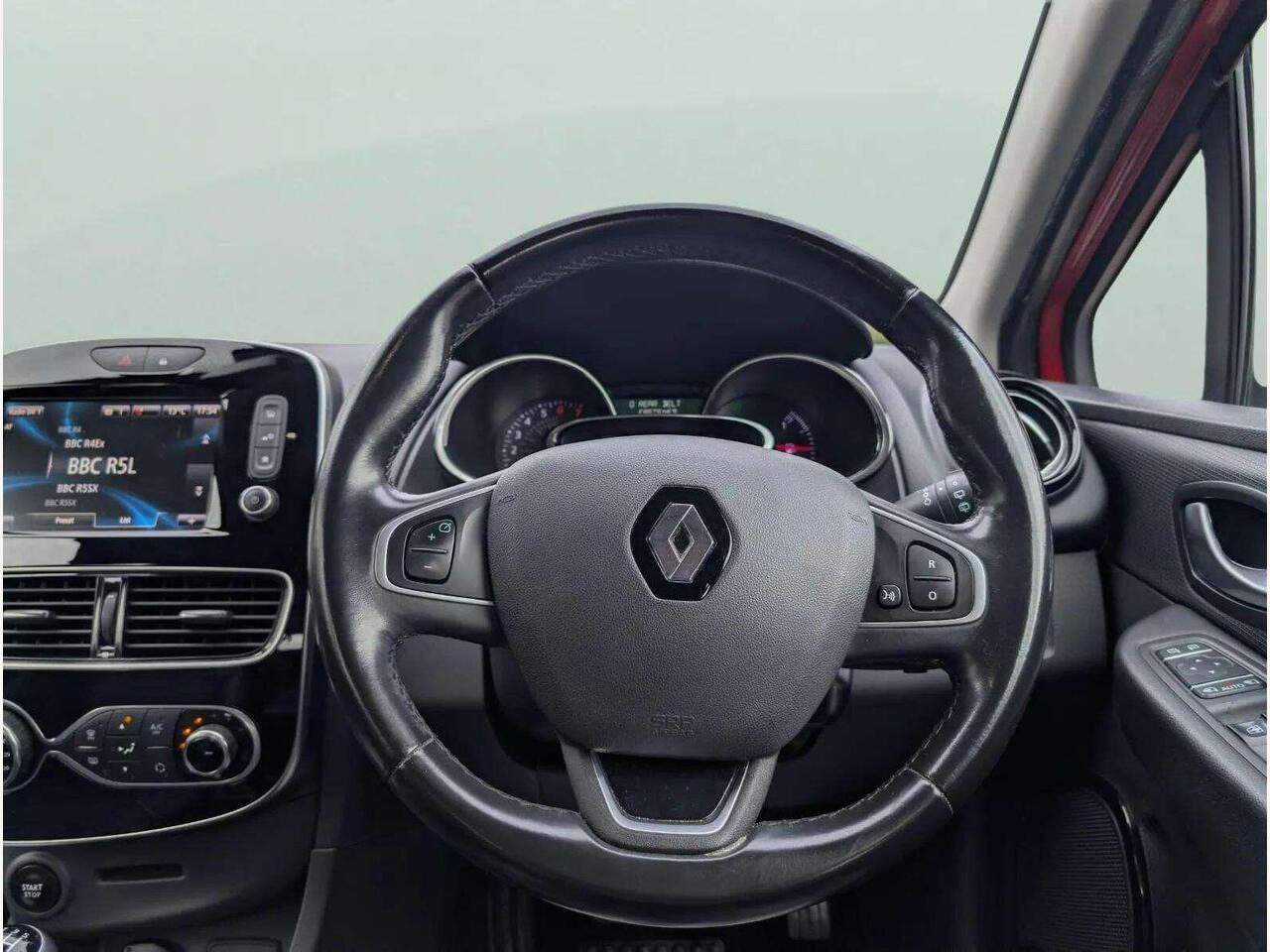 Renault Clio AY67ZRJ
