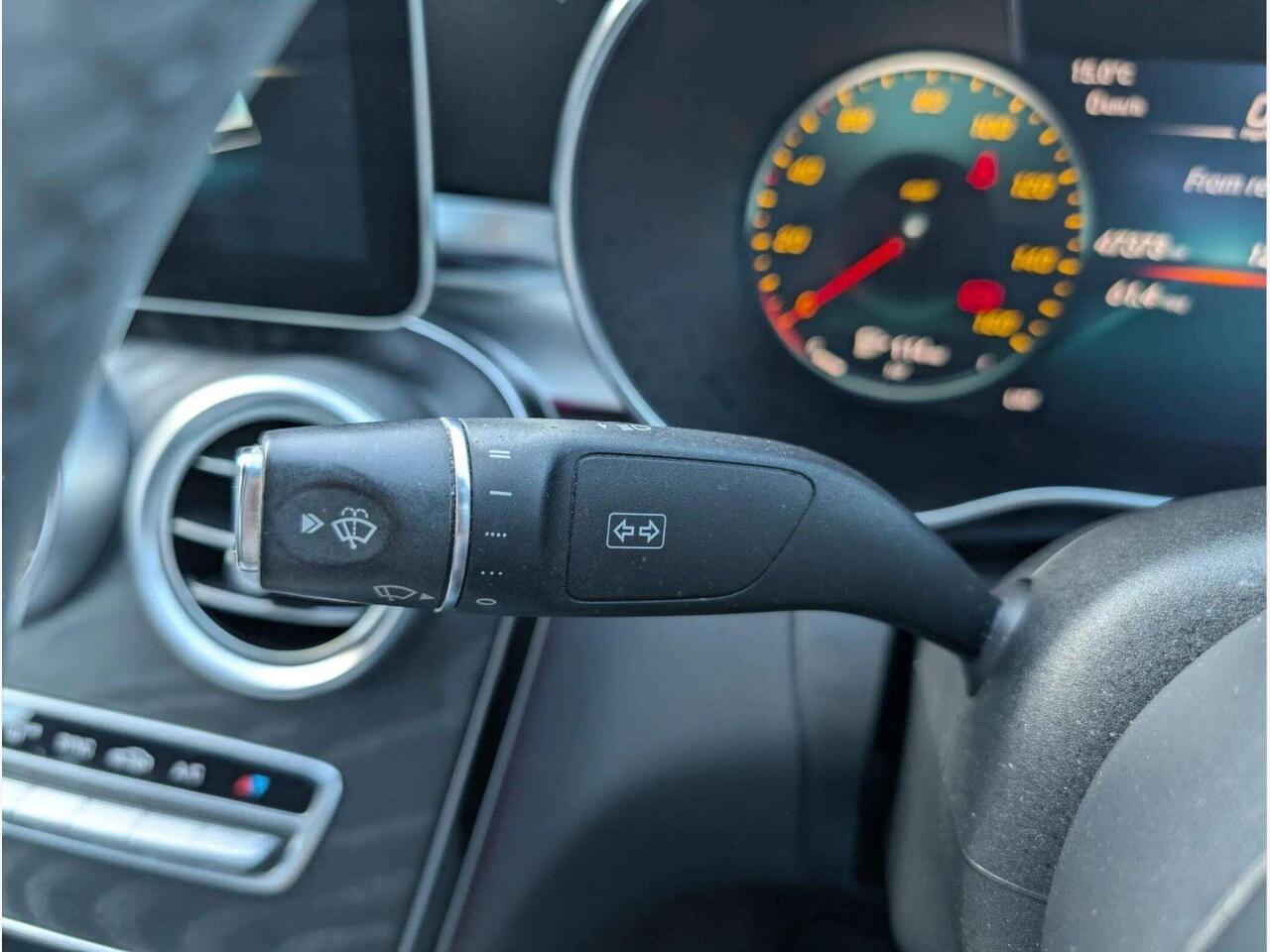 Mercedes-Benz C Class KM69GHB