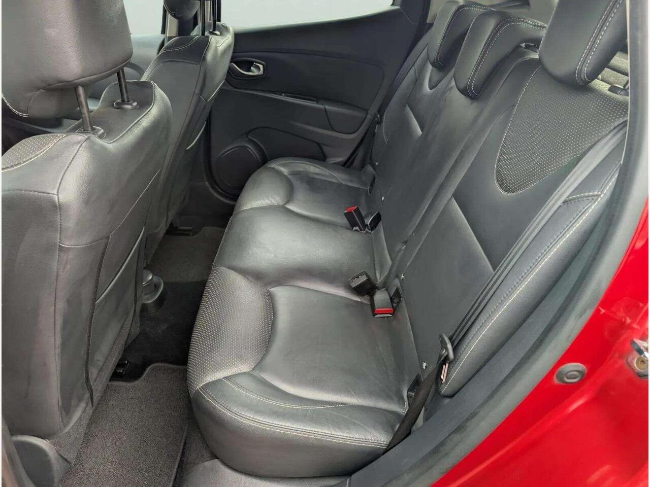 Renault Clio AY67ZRJ