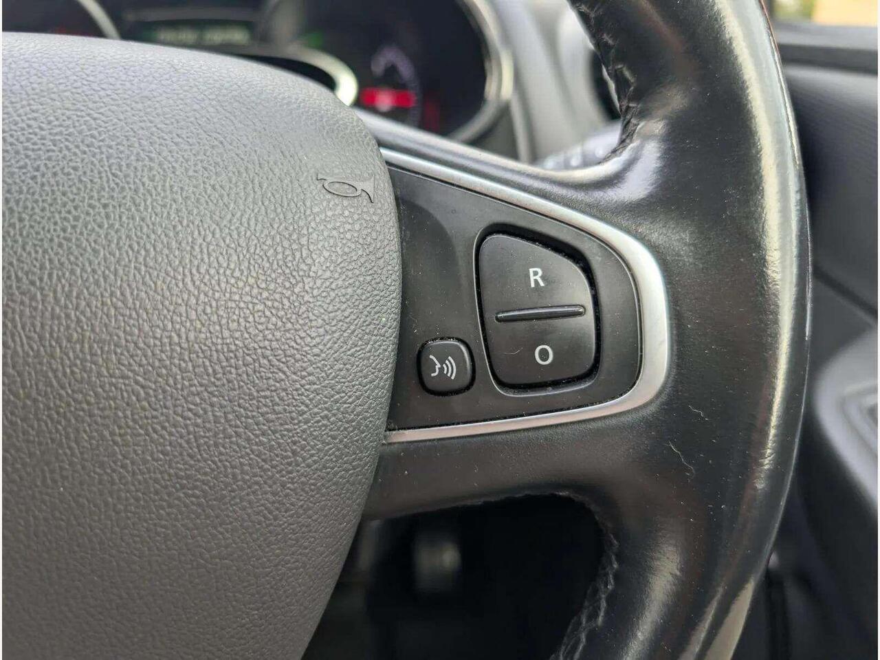 Renault Clio AY67ZRJ