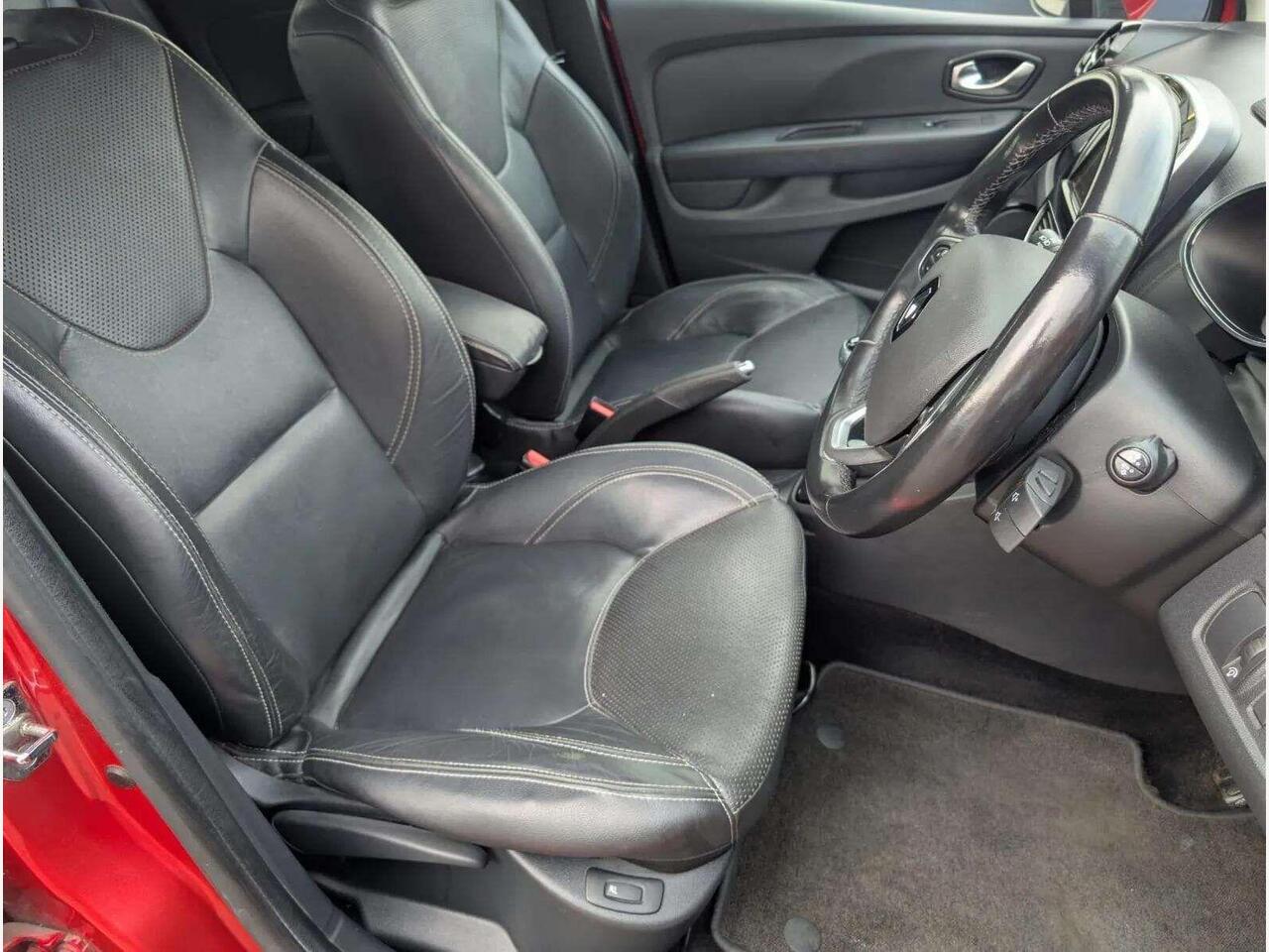 Renault Clio AY67ZRJ