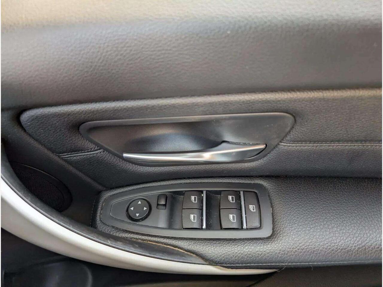 BMW 3 Series AO66YZX BMW 3 Series AO66YZX