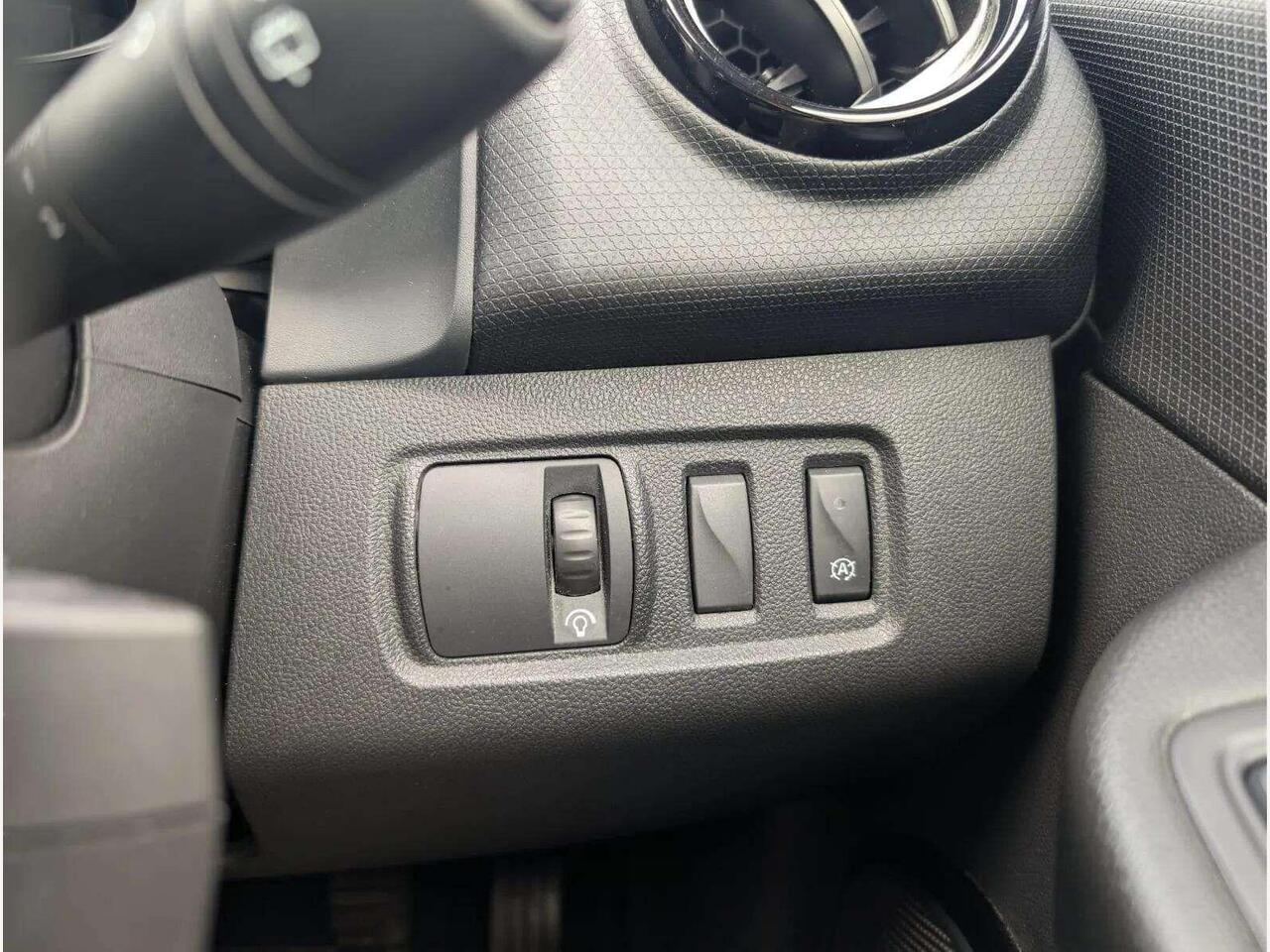 Renault Clio AY67ZRJ