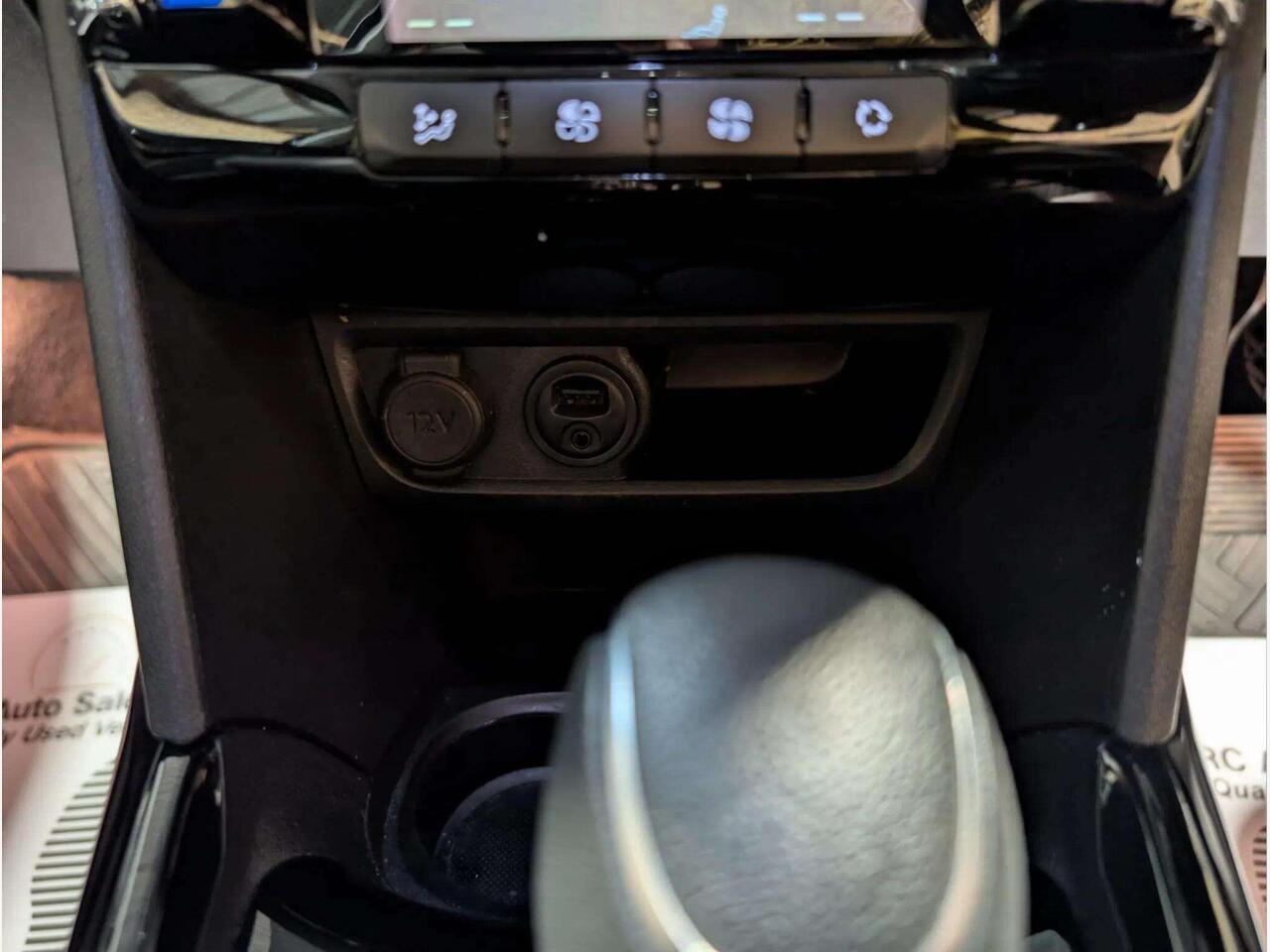 Peugeot 2008 LR67YKF Peugeot 2008 LR67YKF