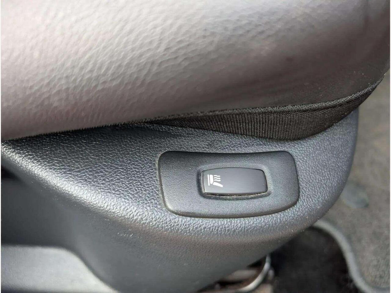 Renault Clio AY67ZRJ