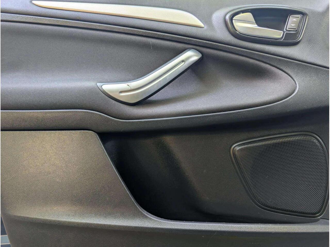 Ford Galaxy YK12ZTY