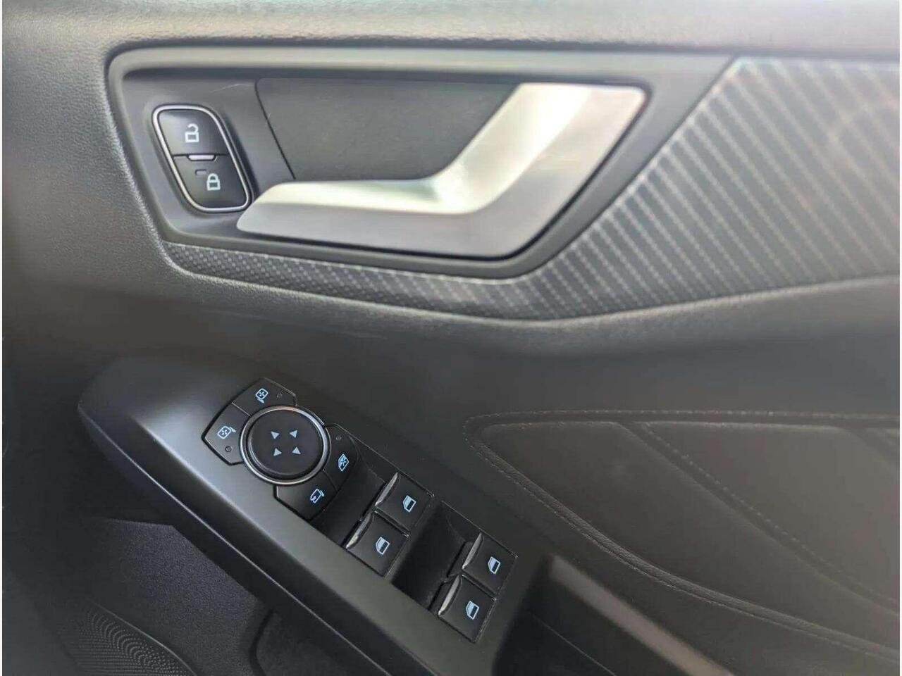 Ford Focus MM18WWJ