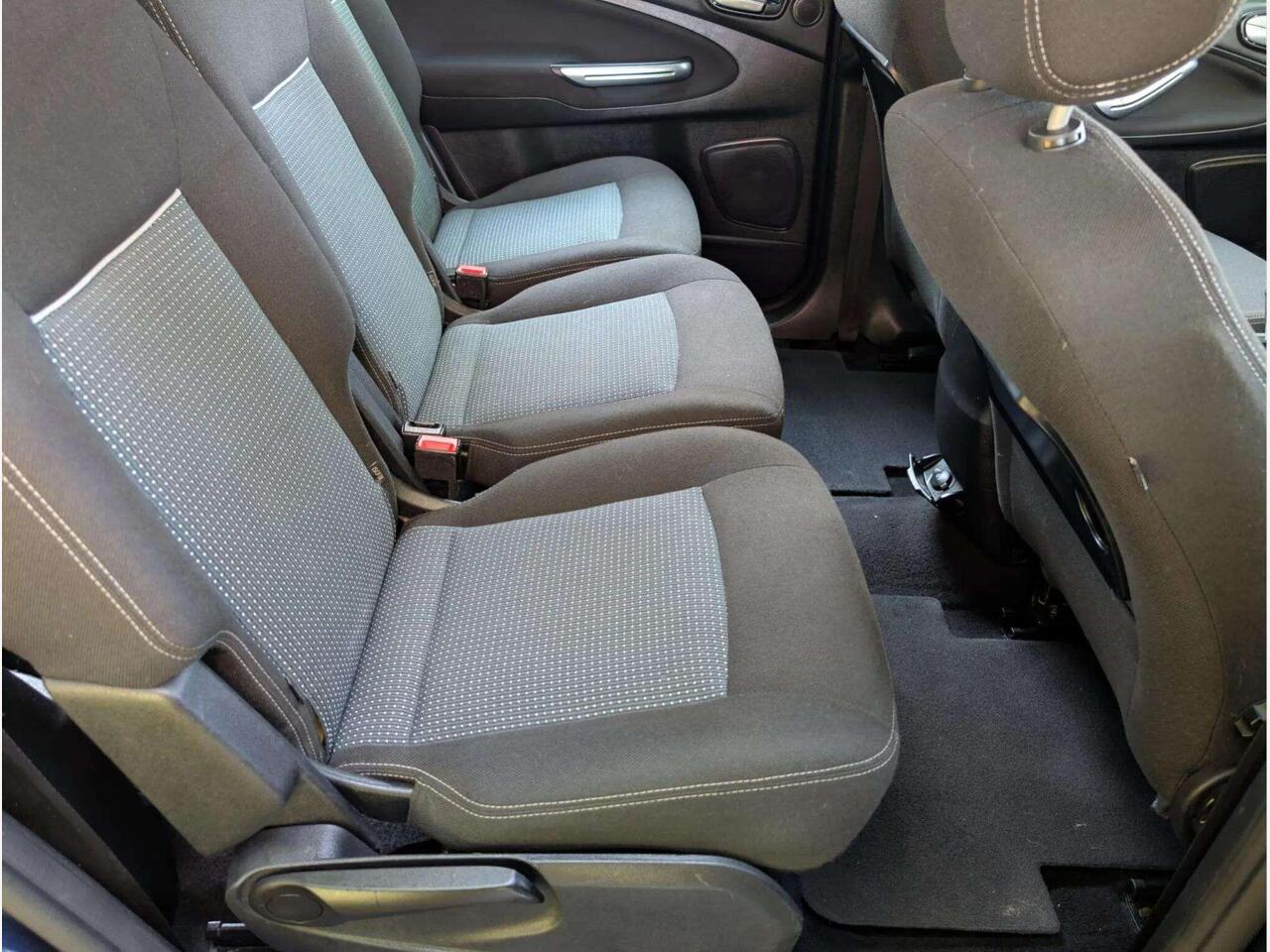Ford Galaxy YK12ZTY