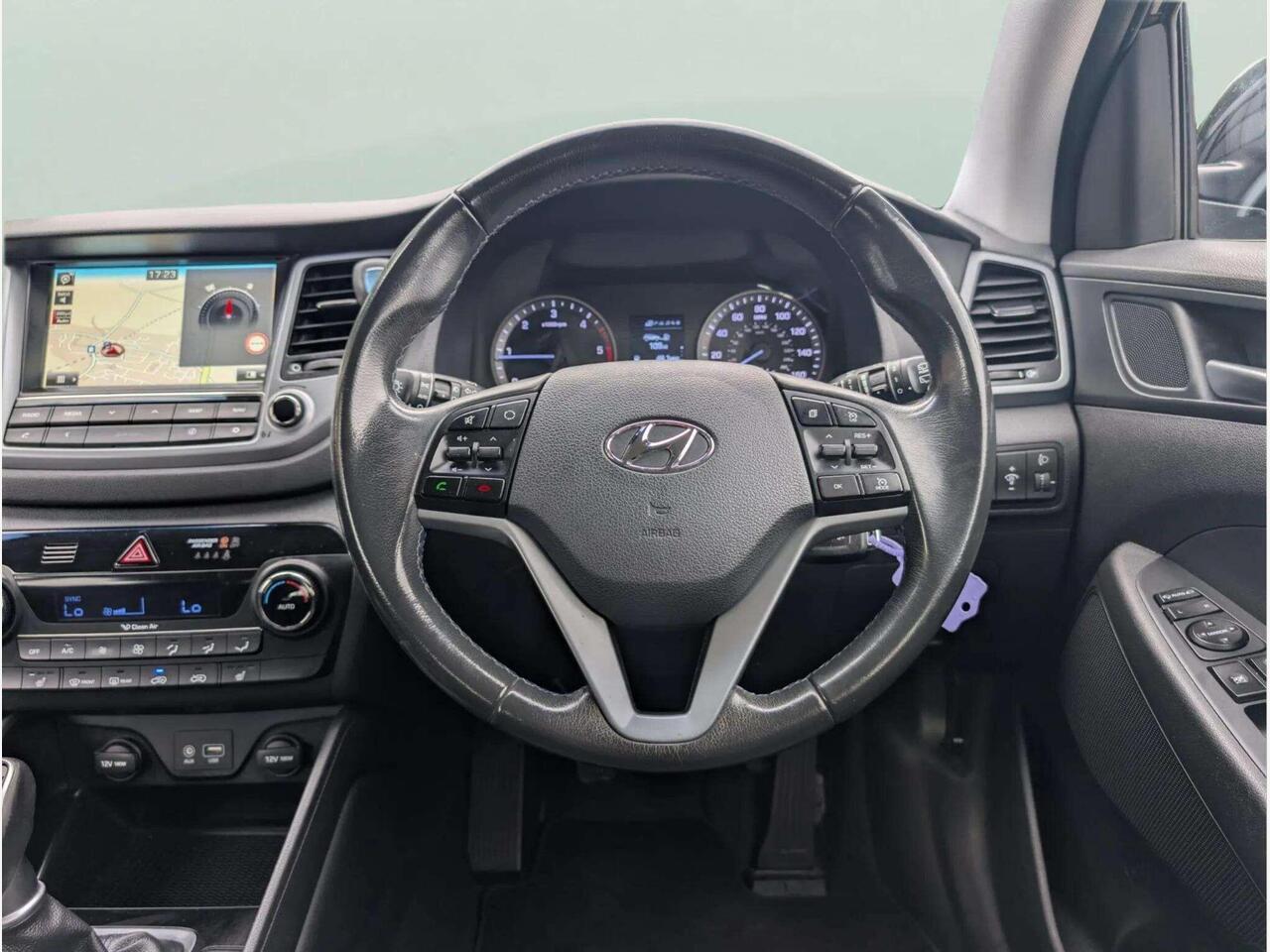 Hyundai TUCSON EJ65WNE Hyundai TUCSON EJ65WNE