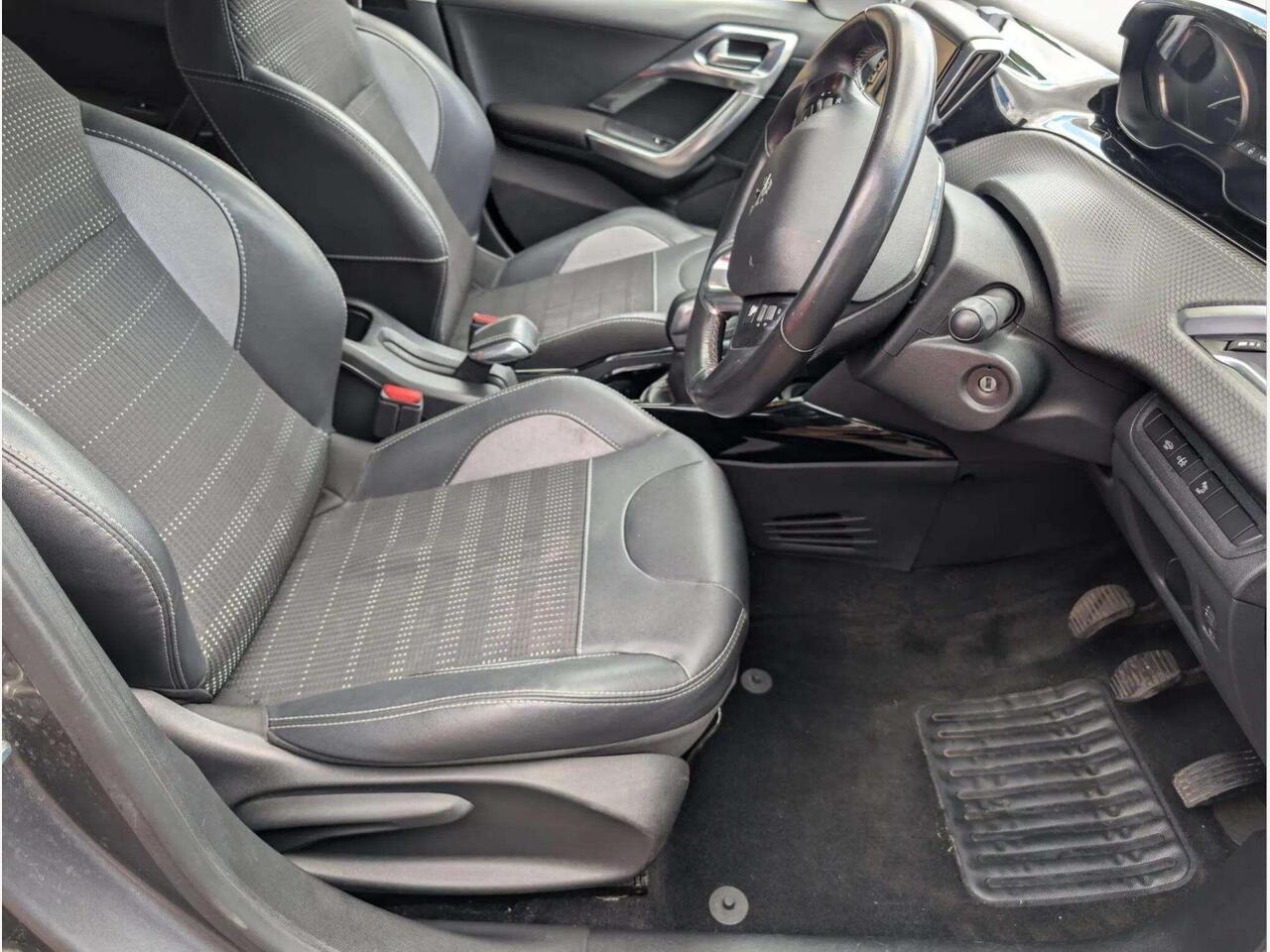 Peugeot 2008 GF66FHW Peugeot 2008 GF66FHW