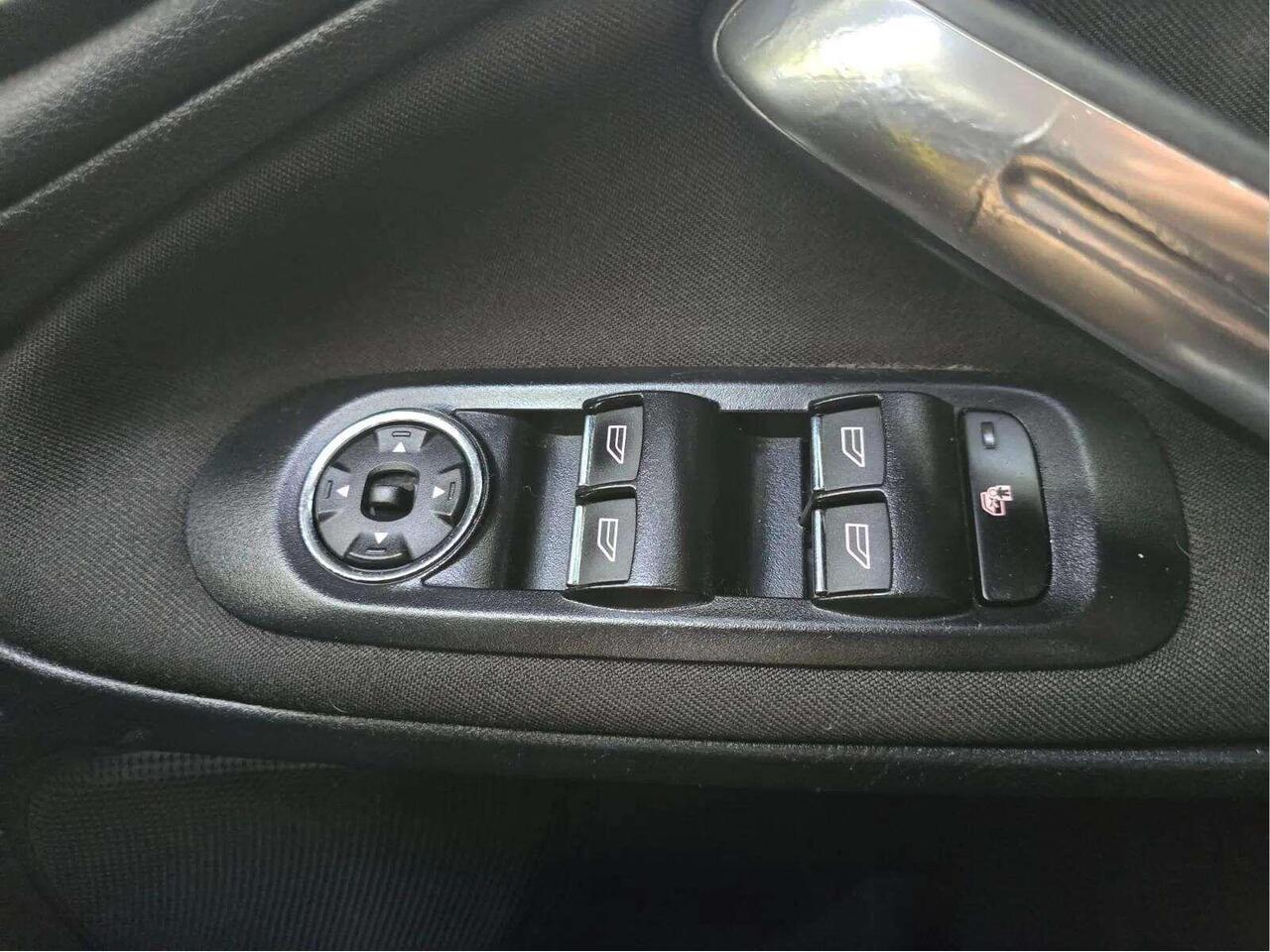 Ford S-Max LV13NSO