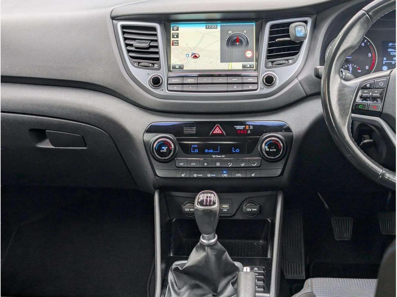 Hyundai TUCSON EJ65WNE Hyundai TUCSON EJ65WNE