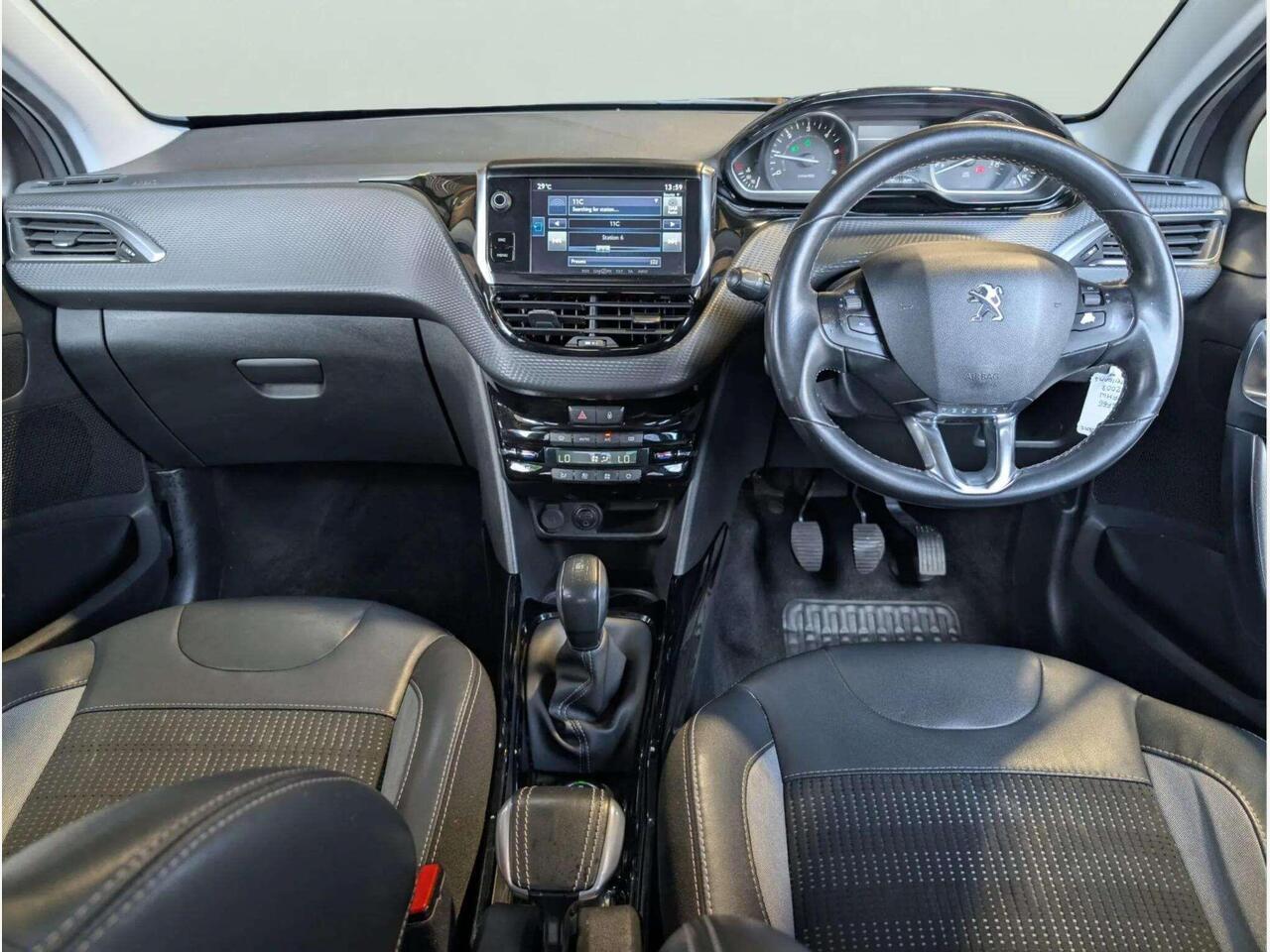 Peugeot 2008 GF66FHW Peugeot 2008 GF66FHW