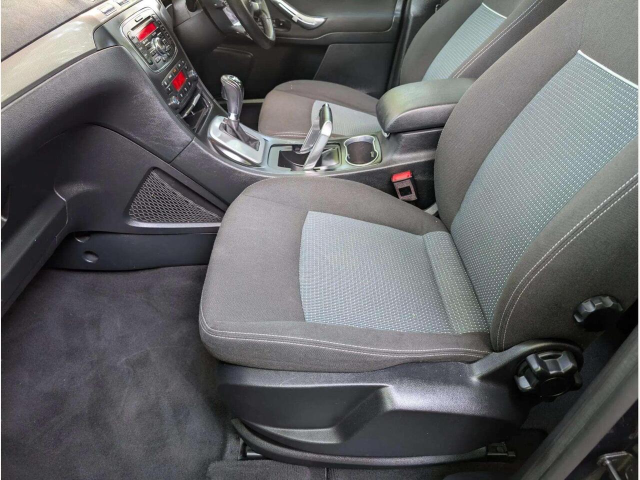 Ford Galaxy YK12ZTY
