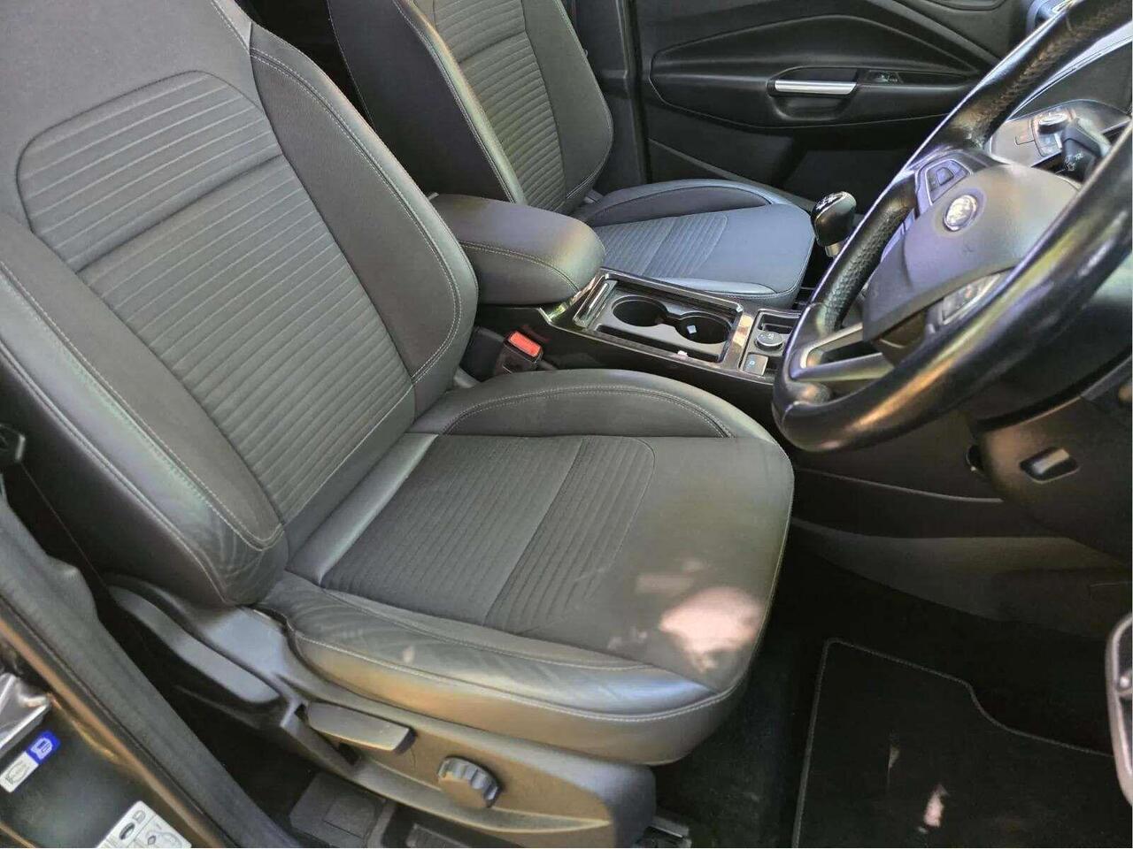 Ford Kuga DV67XHN Ford Kuga DV67XHN