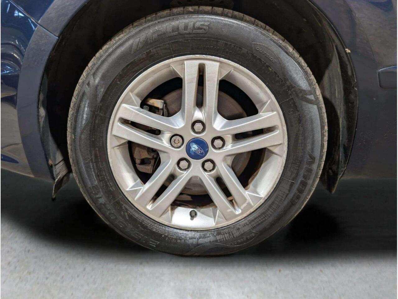 Ford Galaxy YK12ZTY
