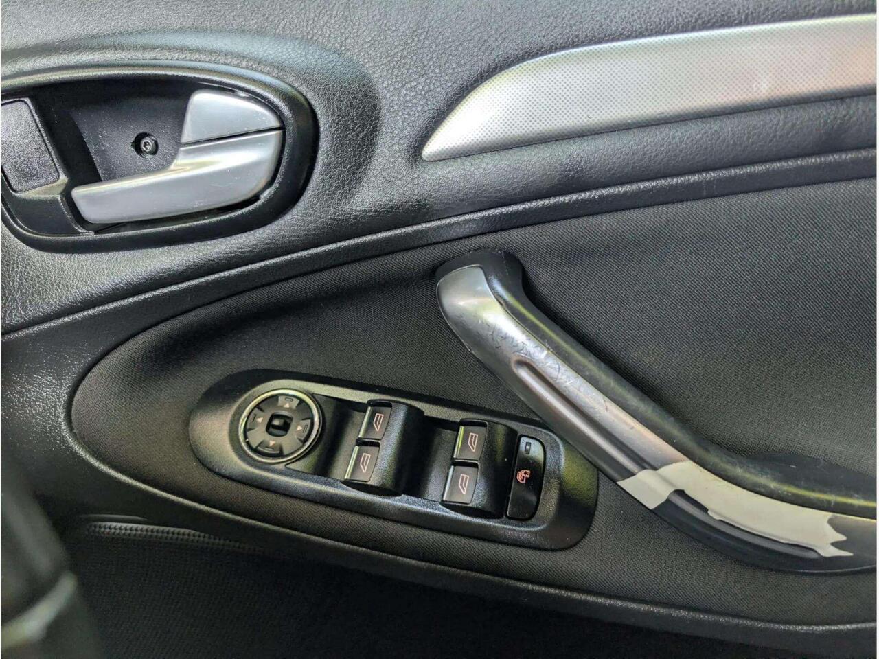 Ford Galaxy YK12ZTY