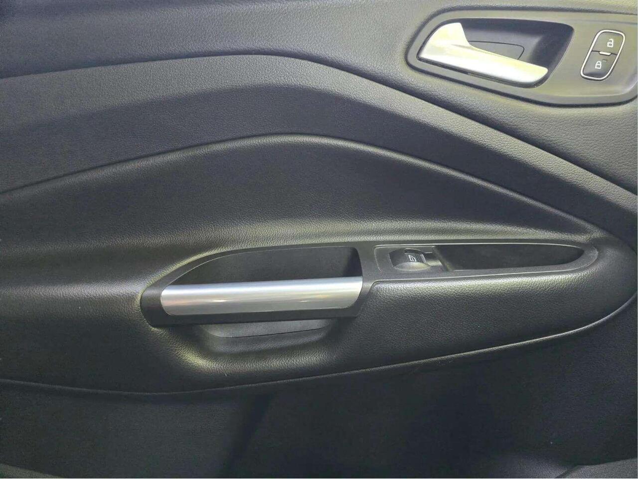 Ford Kuga DV67XHN Ford Kuga DV67XHN