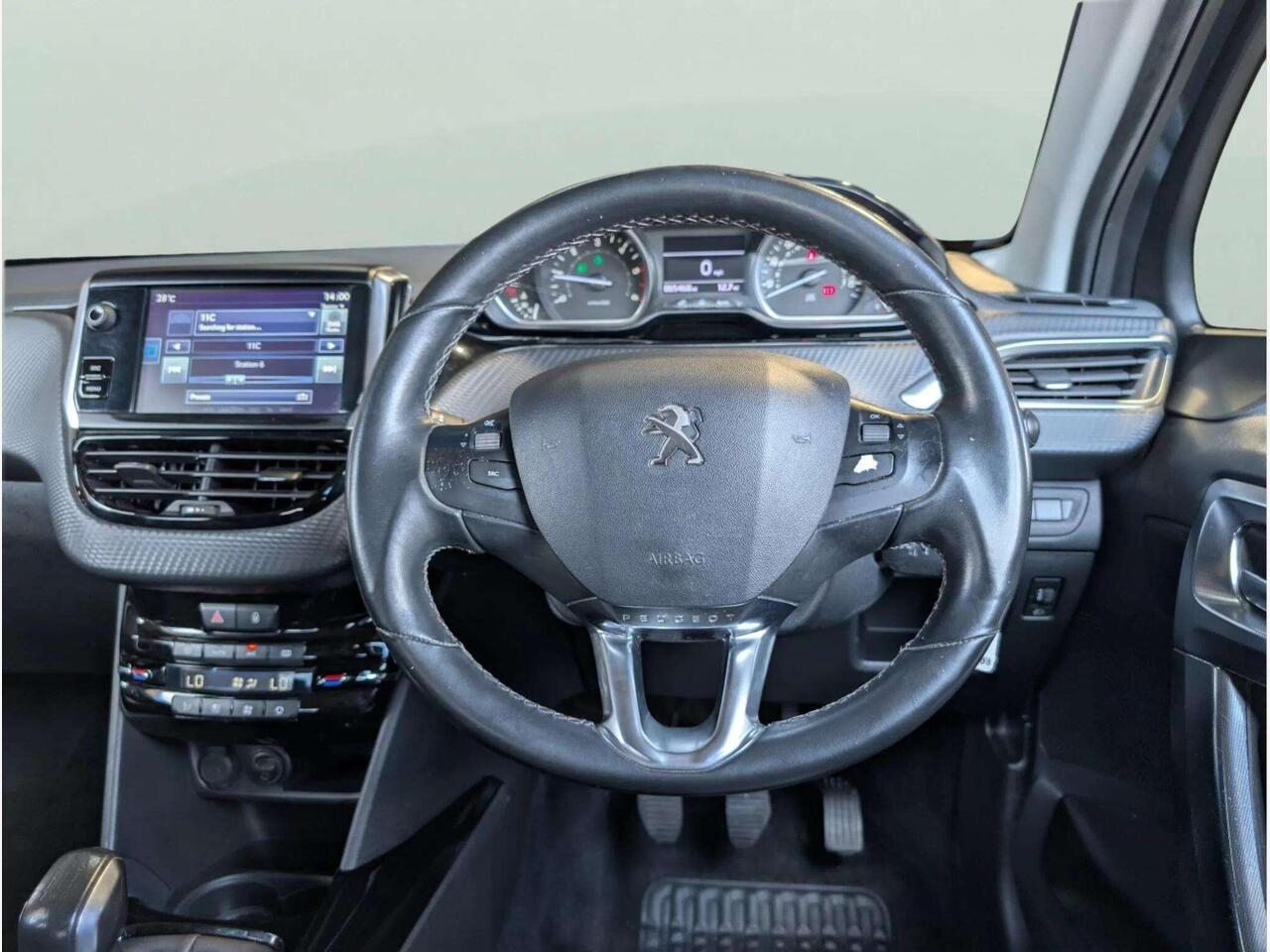 Peugeot 2008 GF66FHW Peugeot 2008 GF66FHW