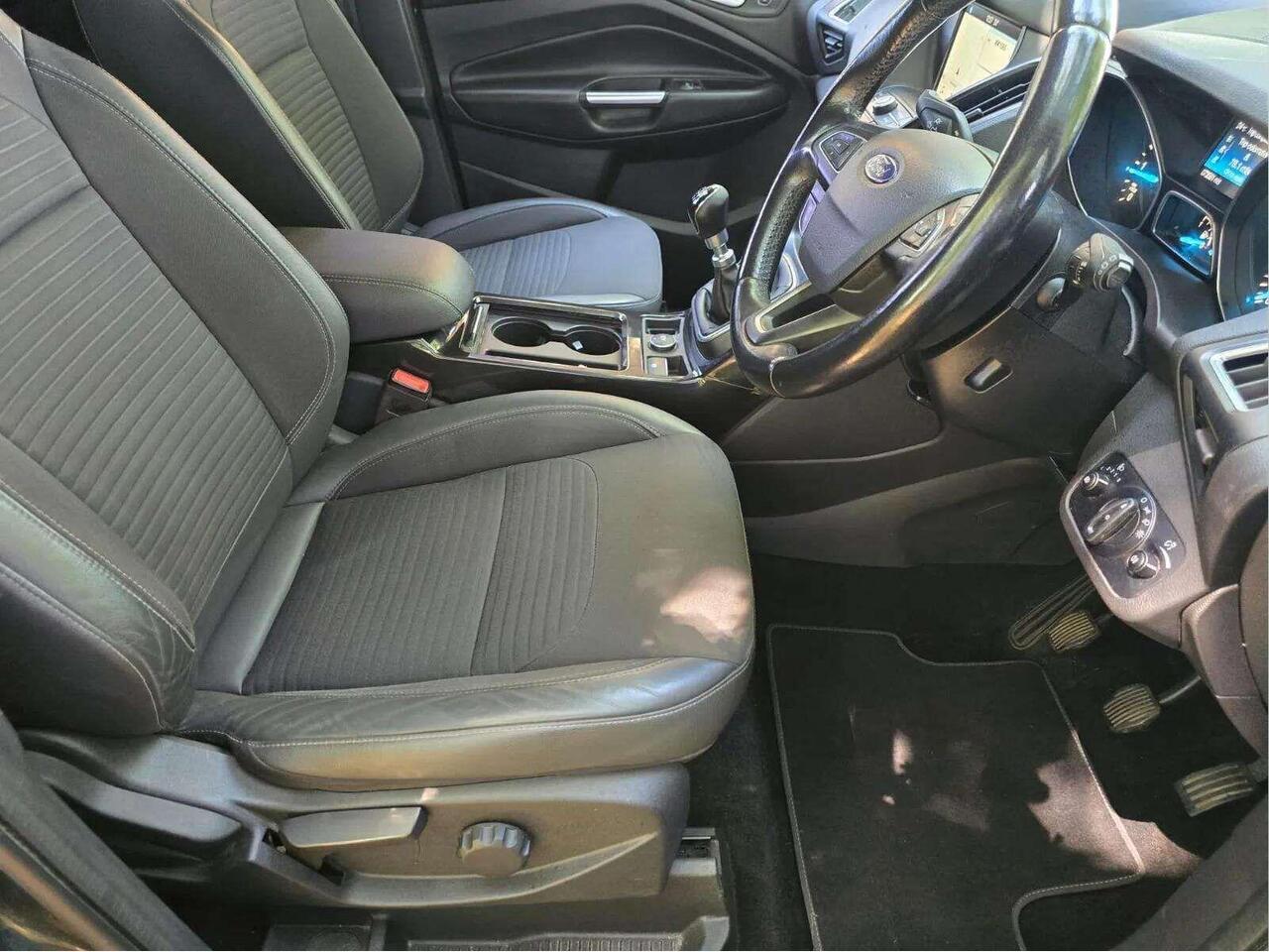 Ford Kuga DV67XHN Ford Kuga DV67XHN