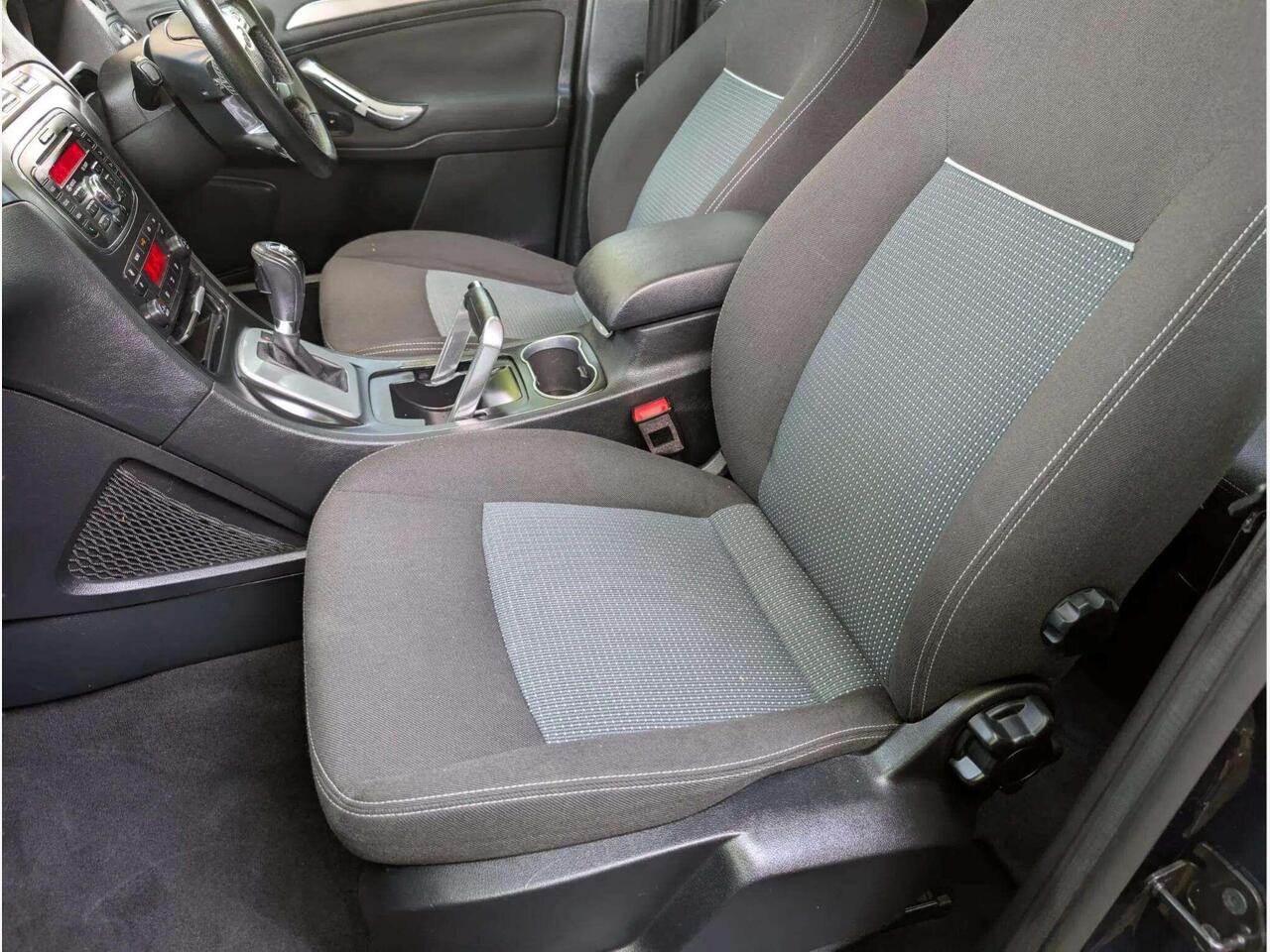 Ford Galaxy YK12ZTY