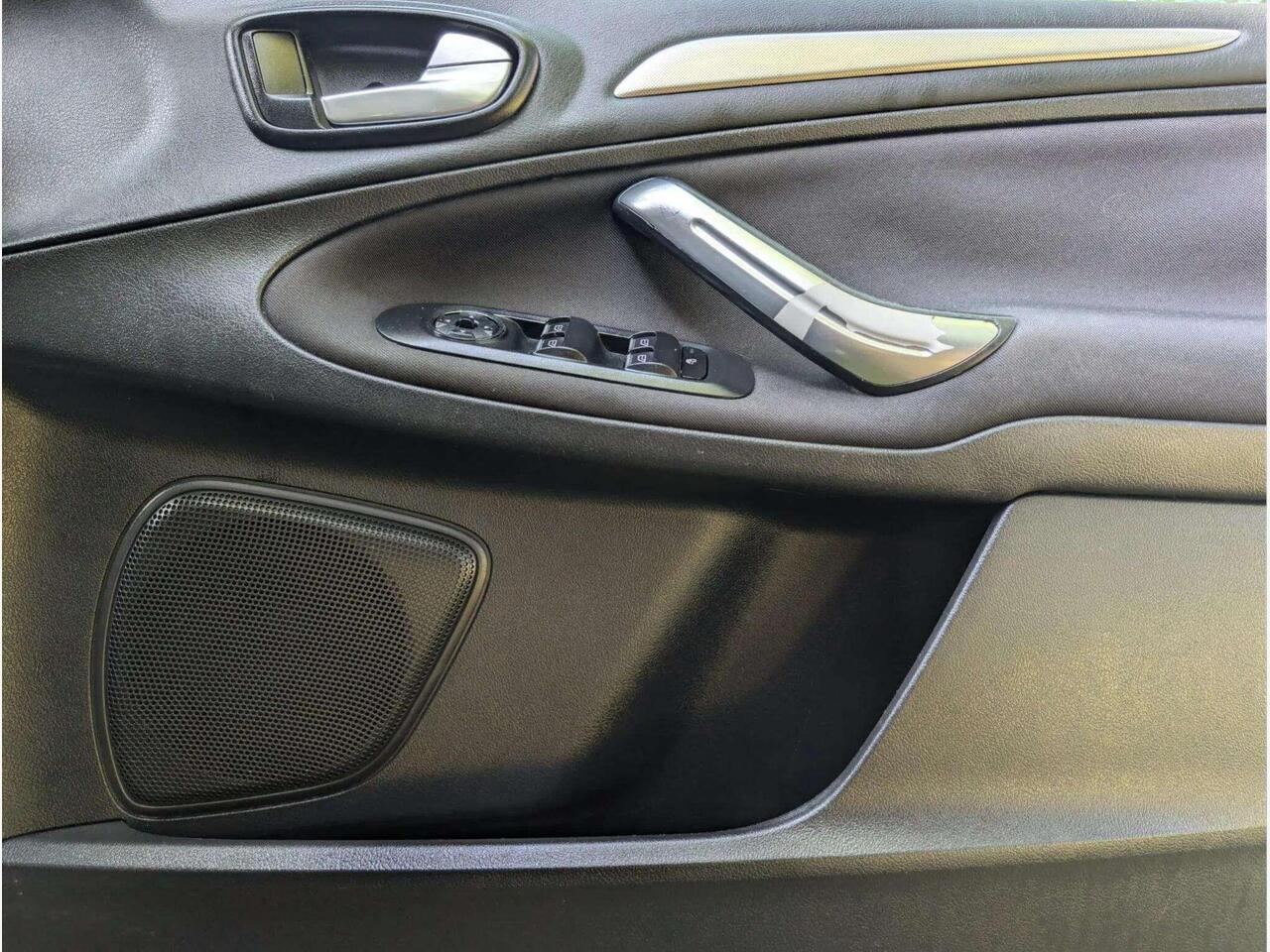 Ford Galaxy YK12ZTY