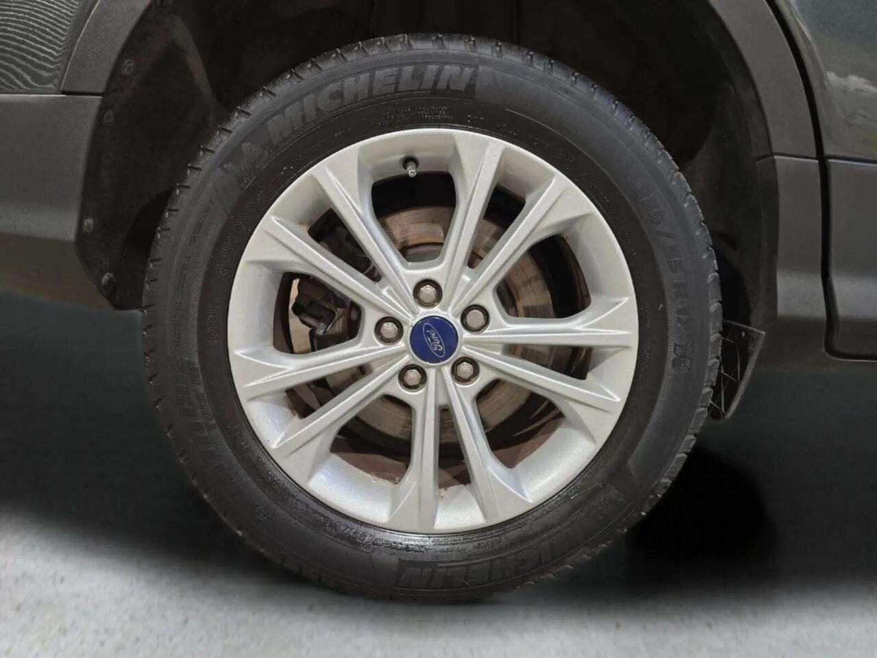 Ford Kuga DV67XHN Ford Kuga DV67XHN