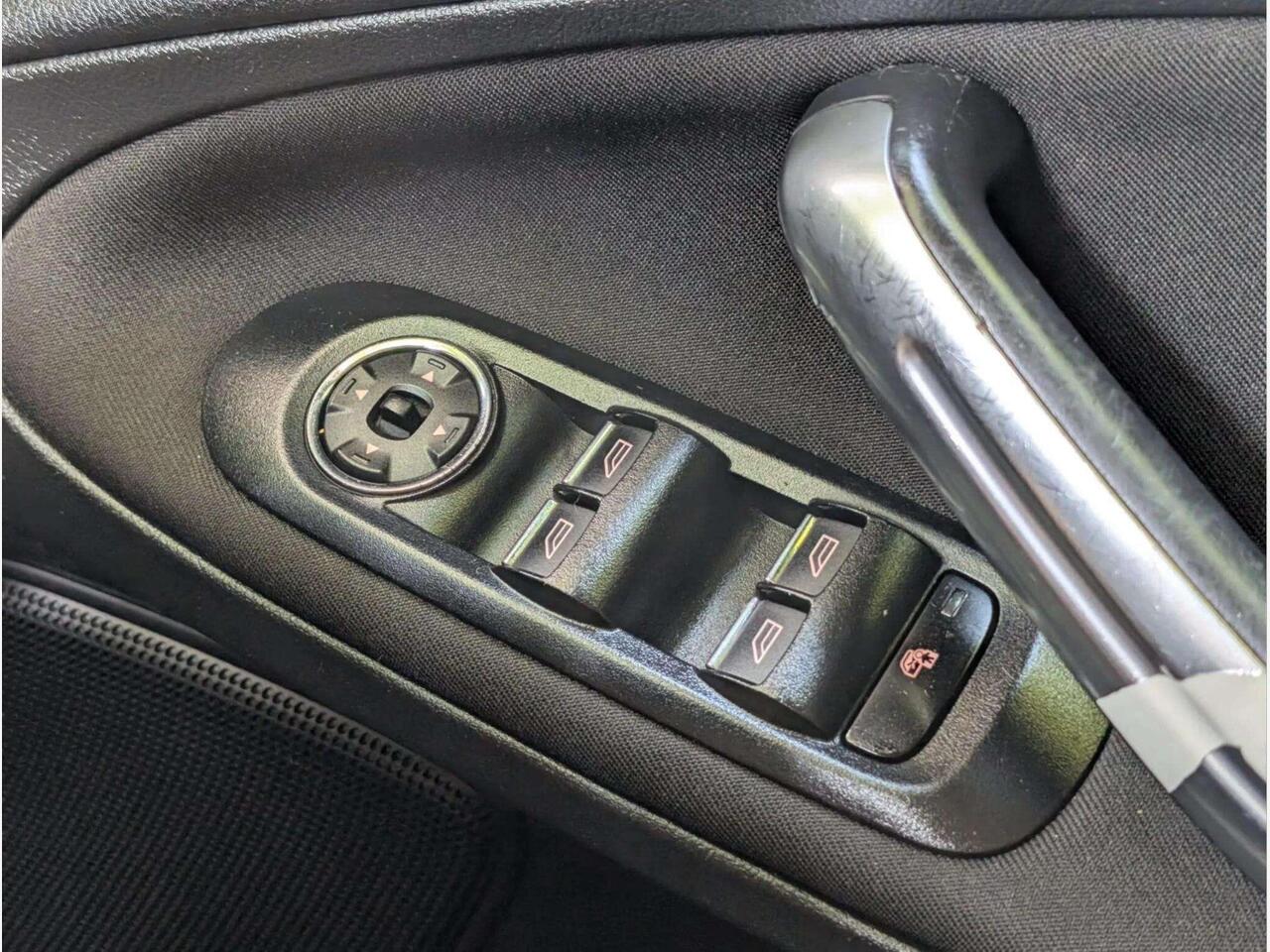 Ford Galaxy YK12ZTY