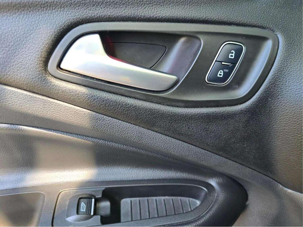 Ford Kuga DV67XHN Ford Kuga DV67XHN
