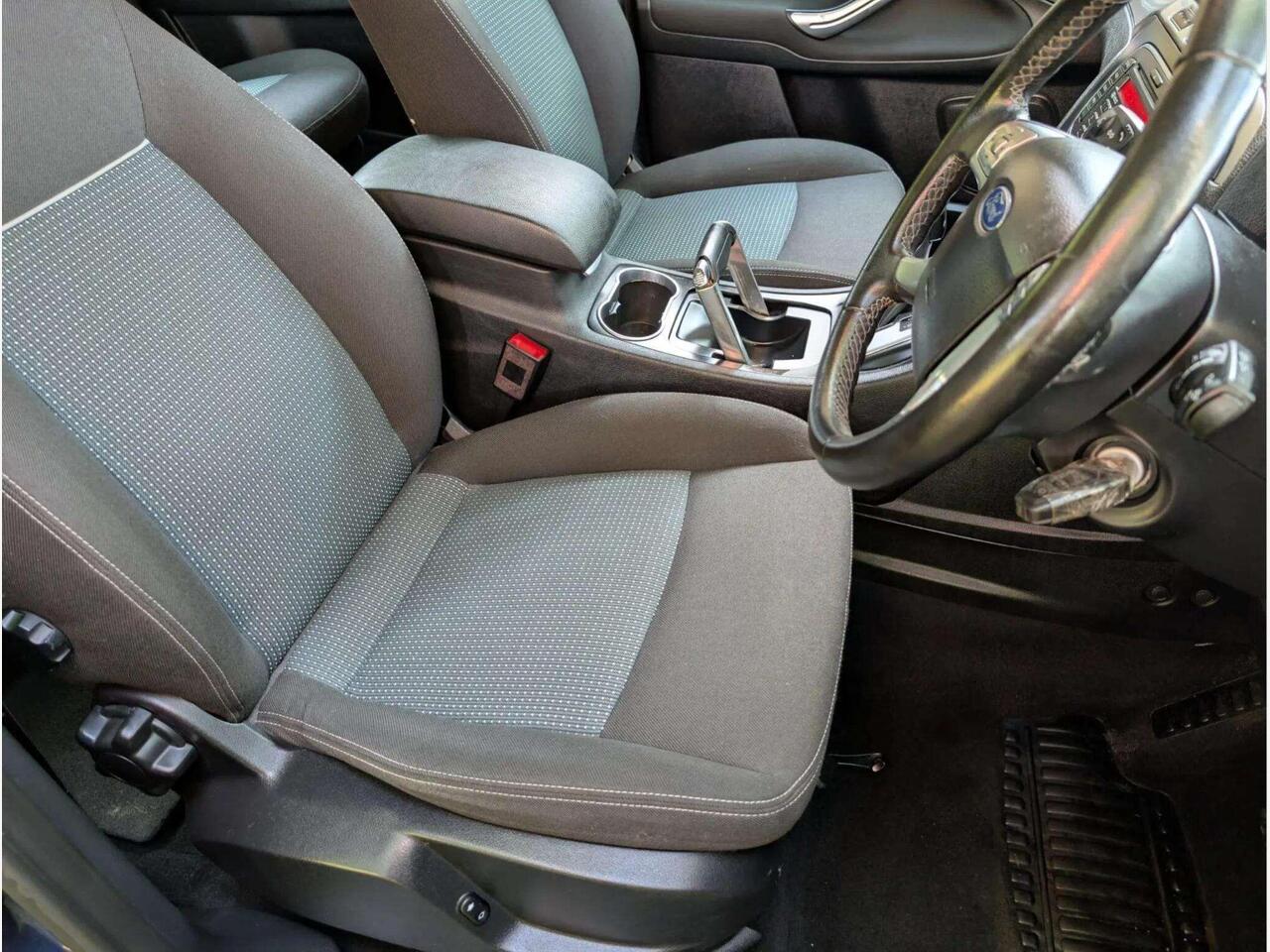 Ford Galaxy YK12ZTY