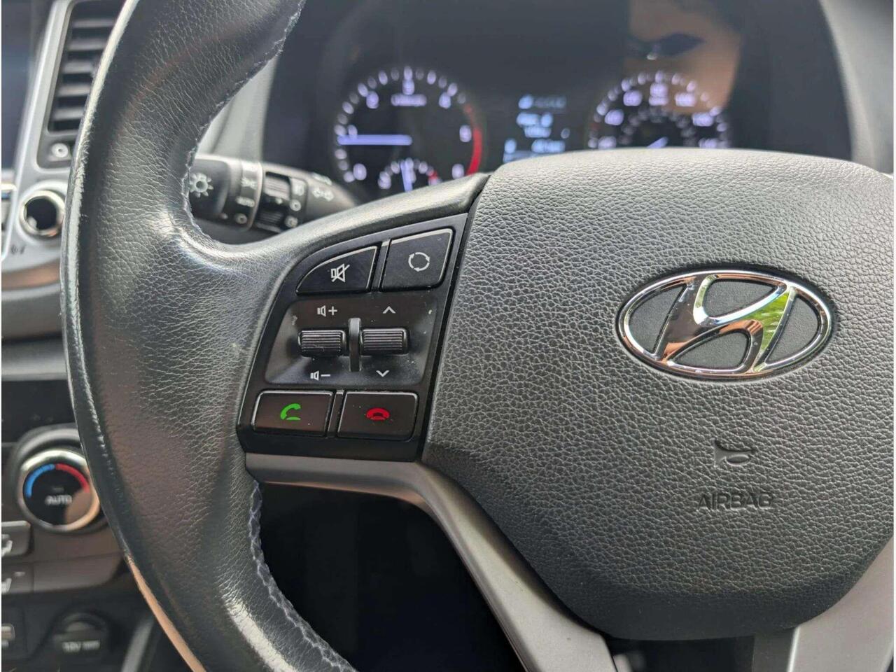 Hyundai TUCSON EJ65WNE Hyundai TUCSON EJ65WNE