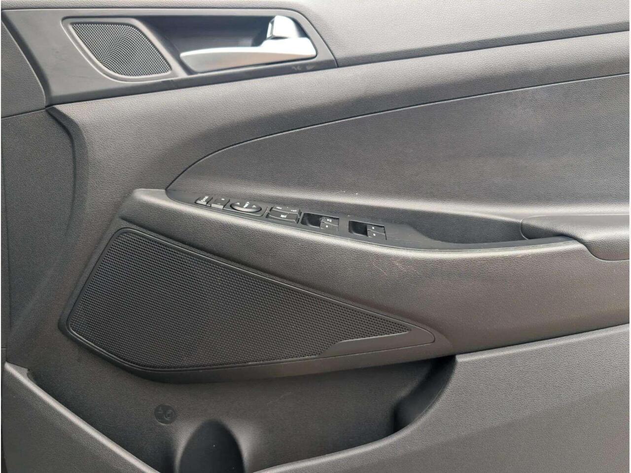 Hyundai TUCSON EJ65WNE Hyundai TUCSON EJ65WNE